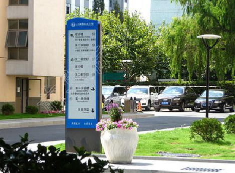 镇安哪些因素影响宣传栏的制作？